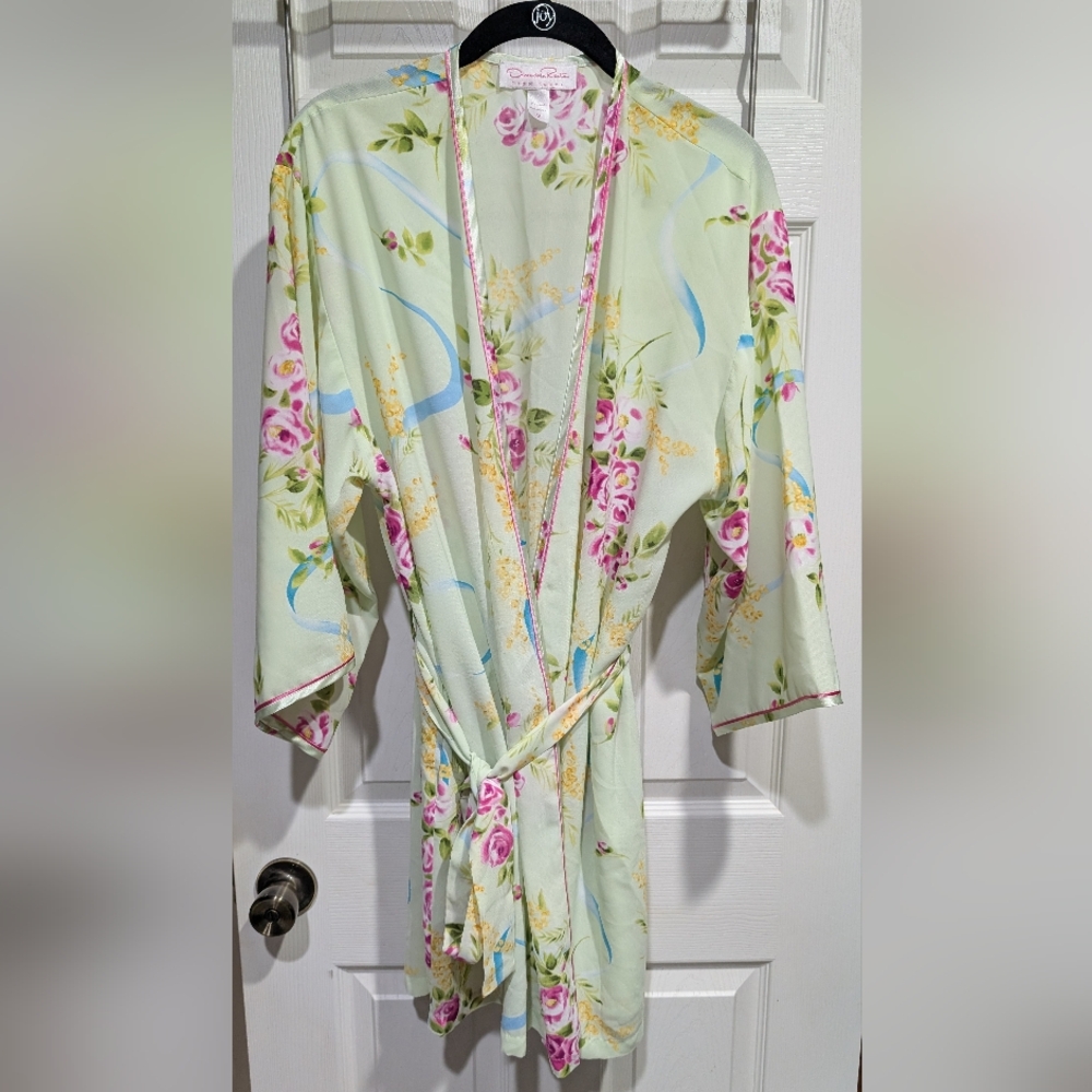 Oscar De La Renta Floral Kimono Robe - Picture 2 of 10